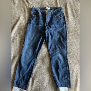 cropped size 8 Loft blue jeans in excellent condition